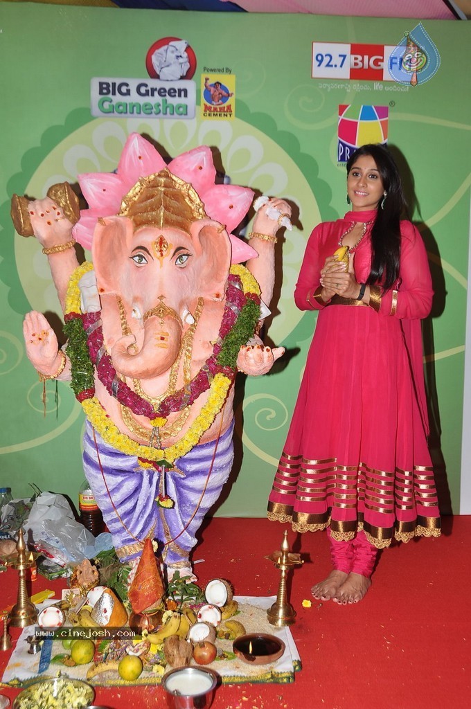 Regina at Big Green Ganesha 2014 - 84 / 108 photos