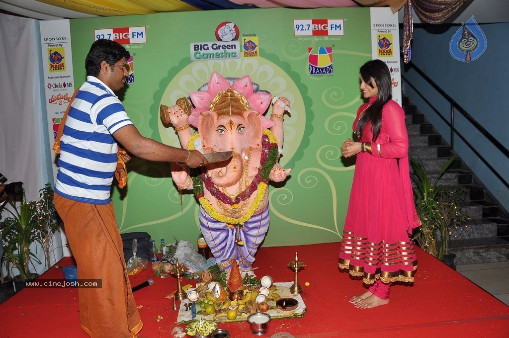 Regina at Big Green Ganesha 2014 - 91 / 108 photos