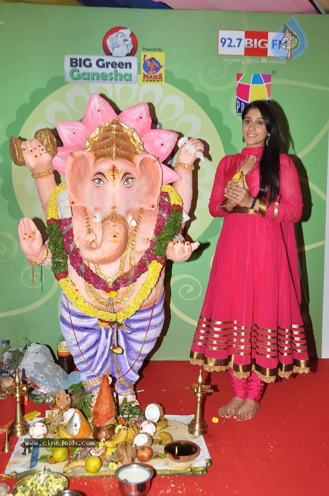 Regina at Big Green Ganesha 2014 - 99 / 108 photos