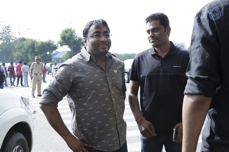 RGV Meets Vangaveeti and Devineni Families - 38 / 39 photos
