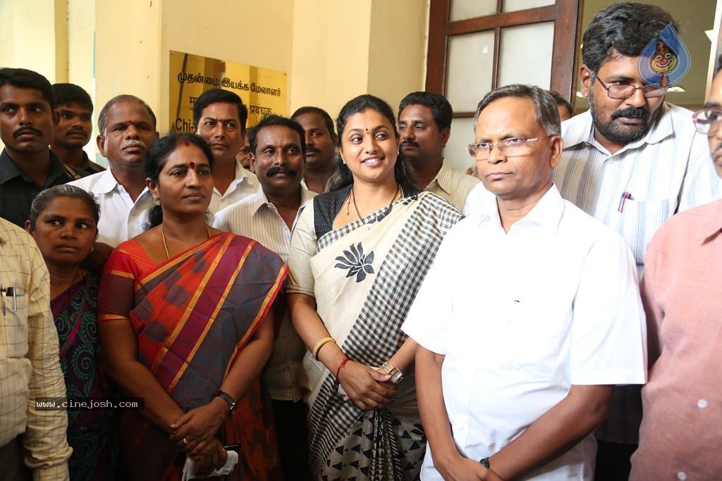 Roja Meets Southern Railway General Manager - 5 / 52 photos