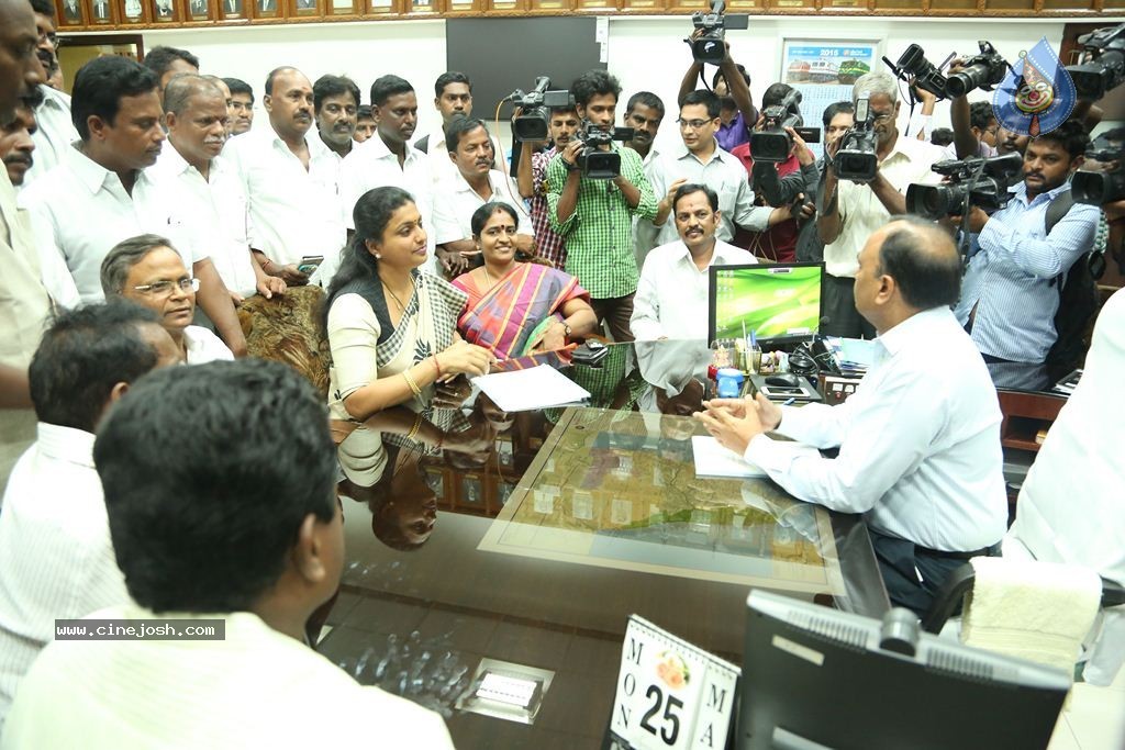 Roja Meets Southern Railway General Manager - 15 / 52 photos