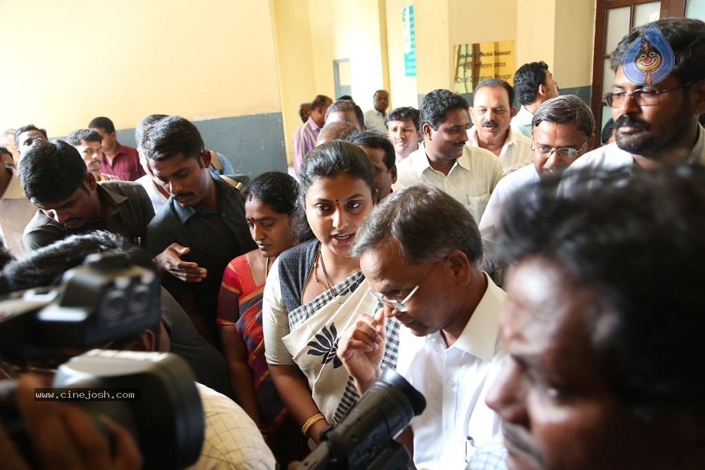 Roja Meets Southern Railway General Manager - 19 / 52 photos