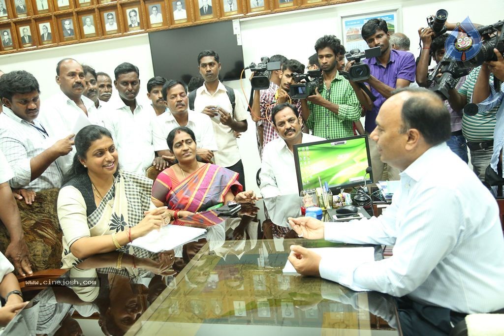 Roja Meets Southern Railway General Manager - 23 / 52 photos