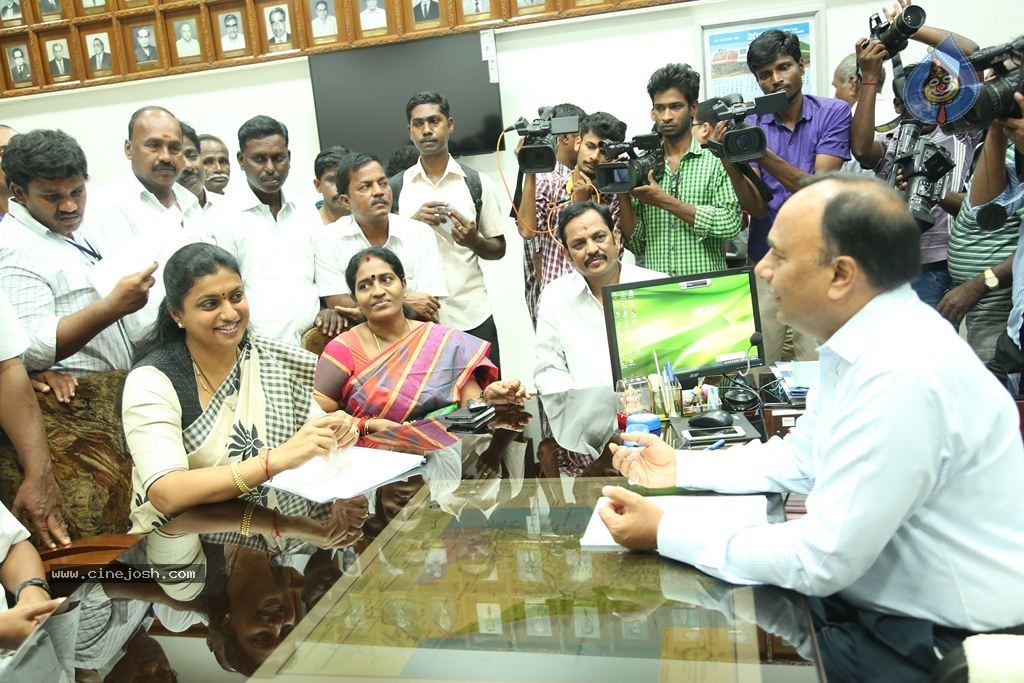 Roja Meets Southern Railway General Manager - 48 / 52 photos