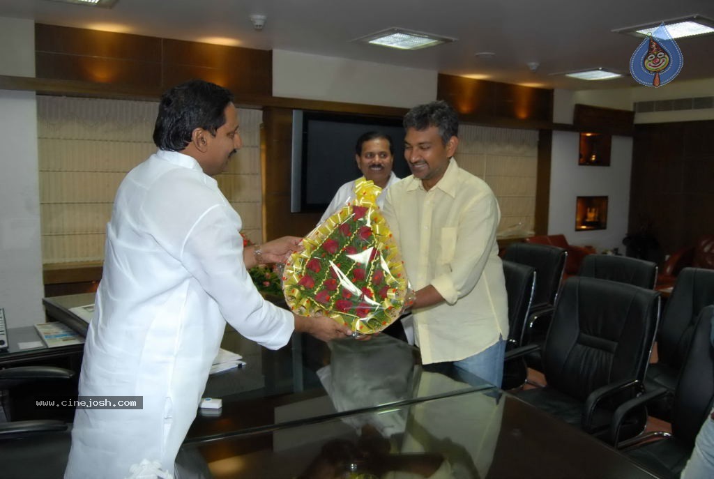 S.S Rajamouli and Vaada Team Meets CM - 2 / 14 photos