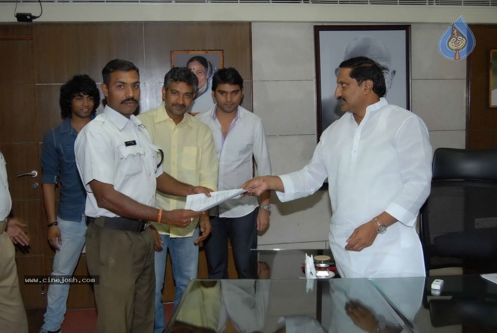 S.S Rajamouli and Vaada Team Meets CM - 3 / 14 photos