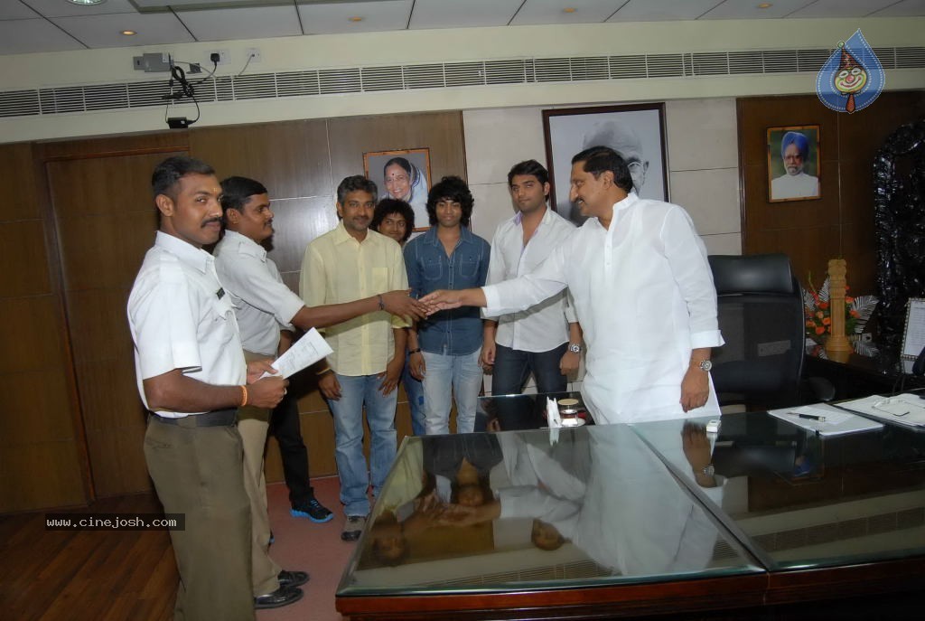 S.S Rajamouli and Vaada Team Meets CM - 4 / 14 photos