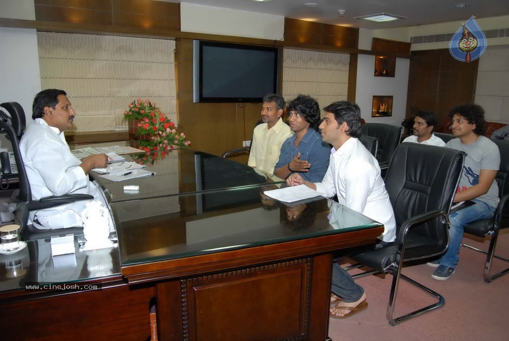S.S Rajamouli and Vaada Team Meets CM - 12 / 14 photos