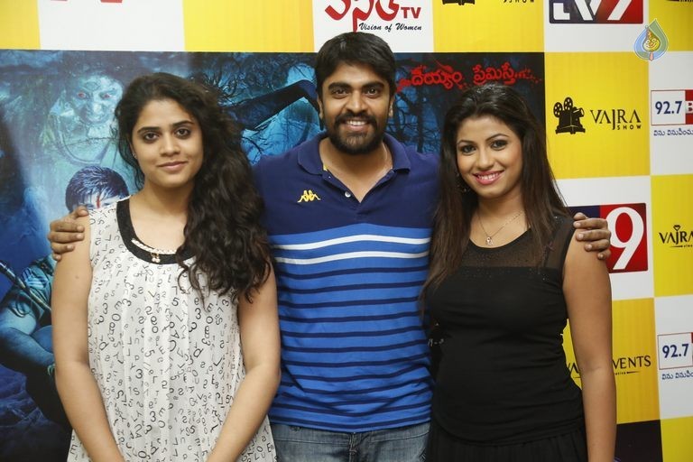 Sahasam Seyara Dimbhaka Premiere Show Photos - 3 / 30 photos