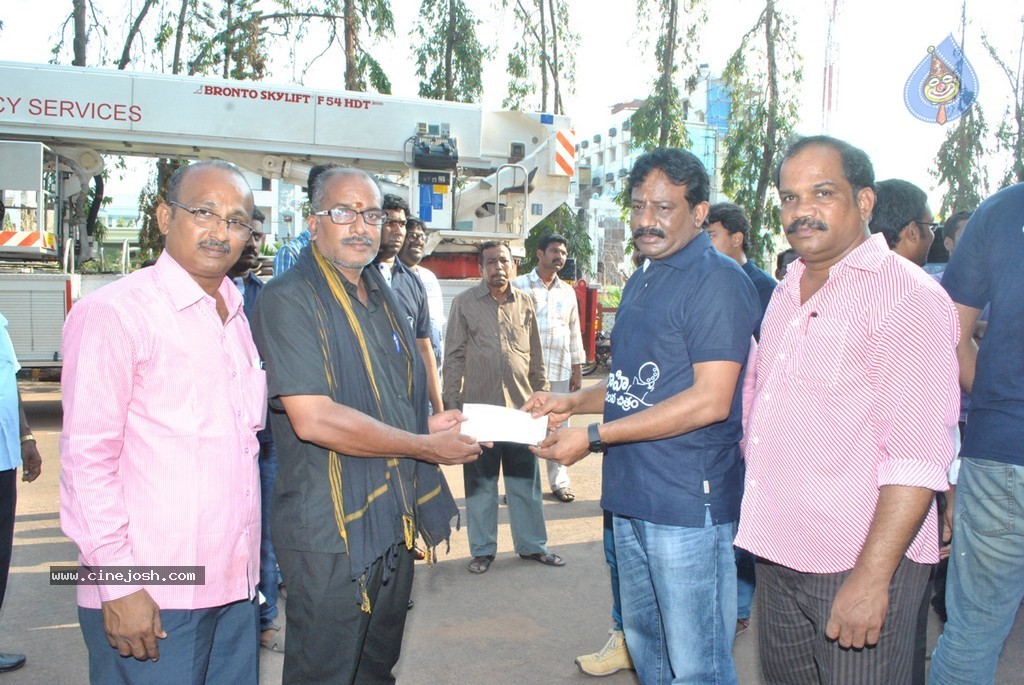 Sai Korrapati n Varahi Team at Vizag - 17 / 25 photos