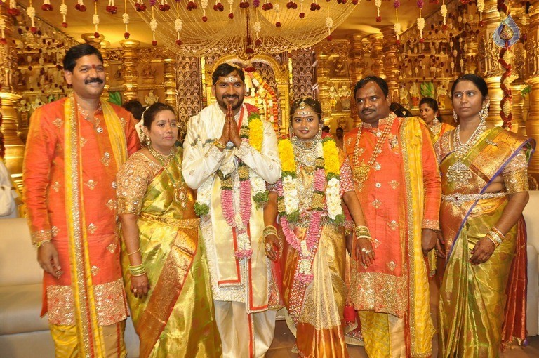 Sai Rajesh and Divya Wedding Photos - 14 / 82 photos