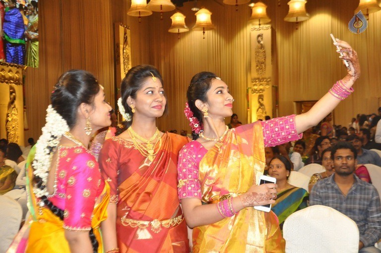 Sai Rajesh and Divya Wedding Photos - 52 / 82 photos
