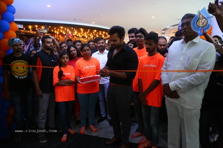 Sai Tej Opens SkyZone Hyderabad At AMB Gachibowli  - 5 / 15 photos