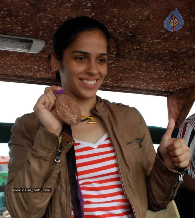 Saina Returns Home With Olympic Medal - 10 / 10 photos