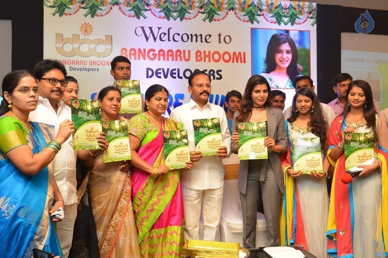Samantha at BBD Brochure Launch - 10 / 63 photos