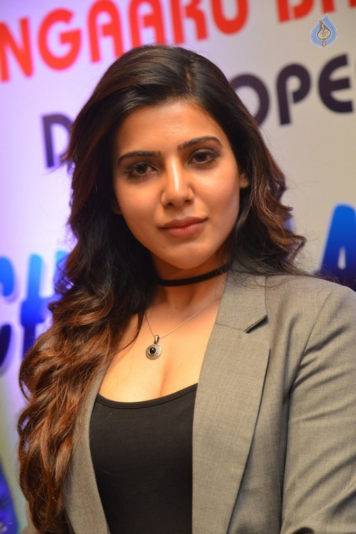 Samantha at BBD Brochure Launch - 19 / 63 photos
