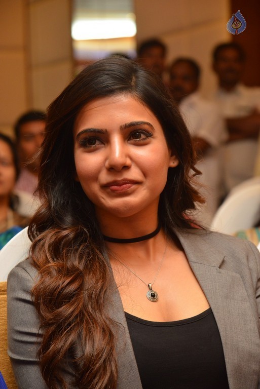 Samantha at BBD Brochure Launch - 20 / 63 photos