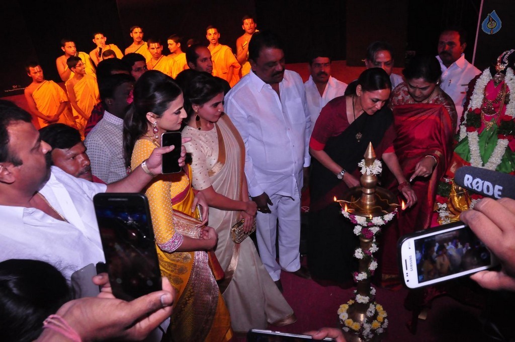 Samantha at Gudi Sambaralu Event - 35 / 39 photos