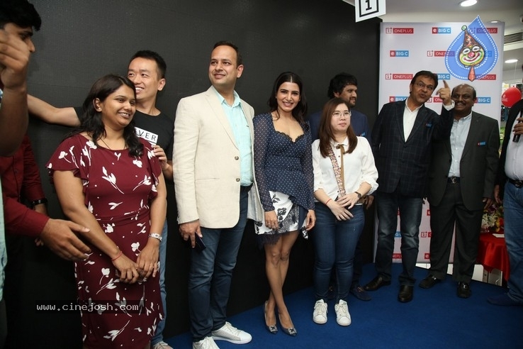 Samantha Launch One Plus Mobile At Big C - 1 / 19 photos