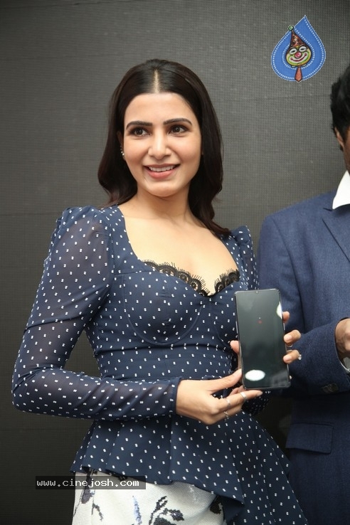 Samantha Launch One Plus Mobile At Big C - 6 / 19 photos