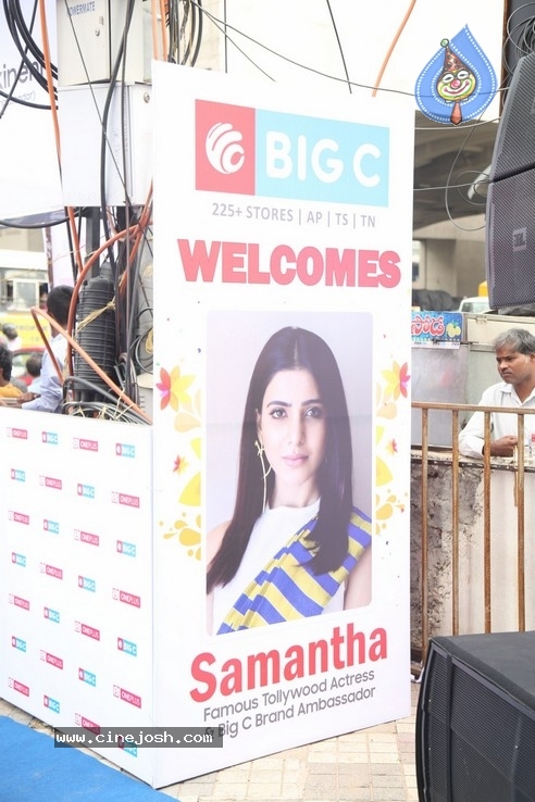 Samantha Launch One Plus Mobile At Big C - 7 / 19 photos