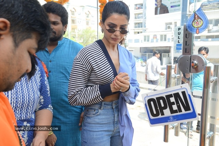 Samantha Launches Healthy way Restaurant - 8 / 79 photos