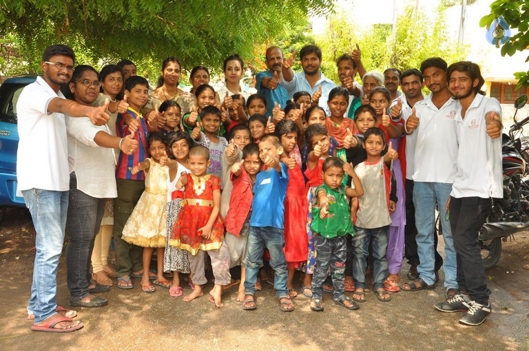 Sanjjanaa Visits Serve Needy Voluntary Organization - 36 / 41 photos