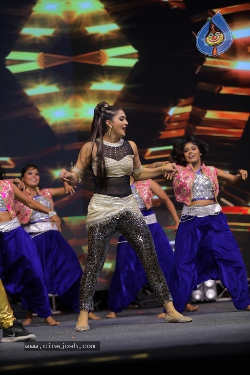 Santosham Awards 2019 Photo 16 of 38