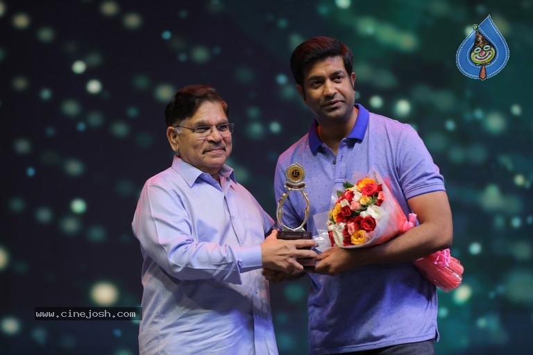 Santosham Awards 2019 - 24 / 38 photos