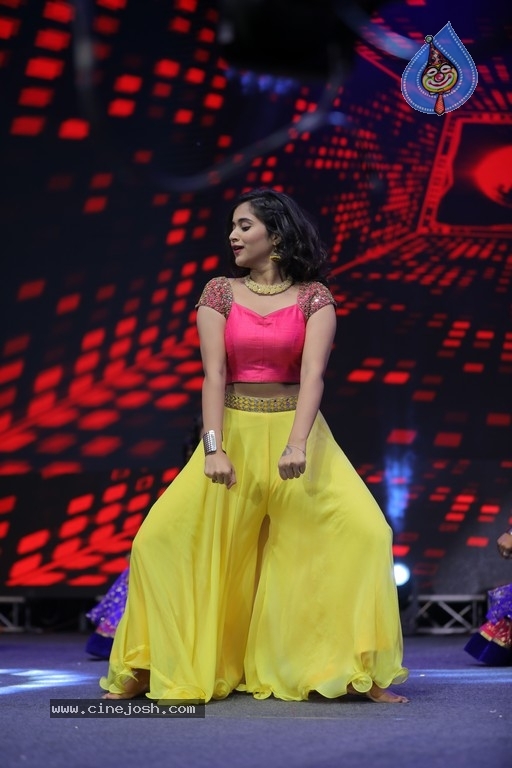 Santosham Awards 2019 - 36 / 38 photos