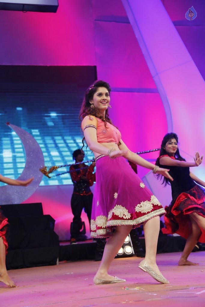 Santosham South India Film Awards 2016 Photos - 71 / 91 photos