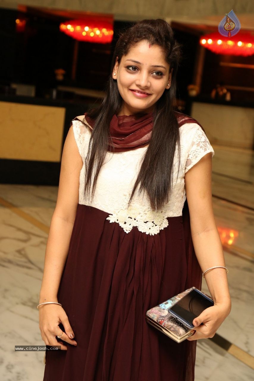 Sashi Nahata 25th Wedding Anniversary - 50 / 128 photos
