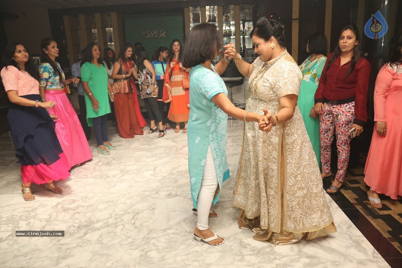 Sashi Nahata 25th Wedding Anniversary - 94 / 128 photos