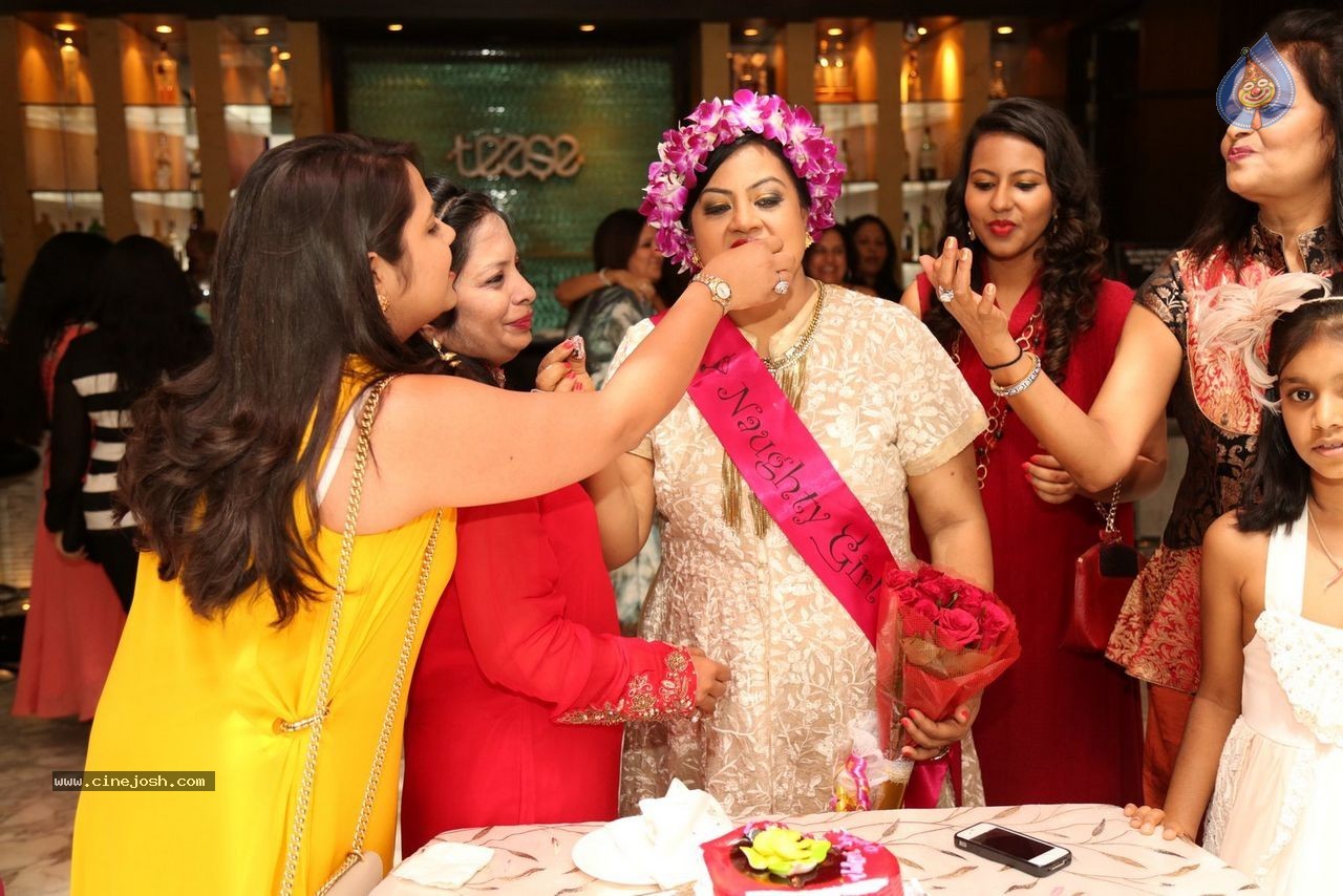 Sashi Nahata 25th Wedding Anniversary - 108 / 128 photos
