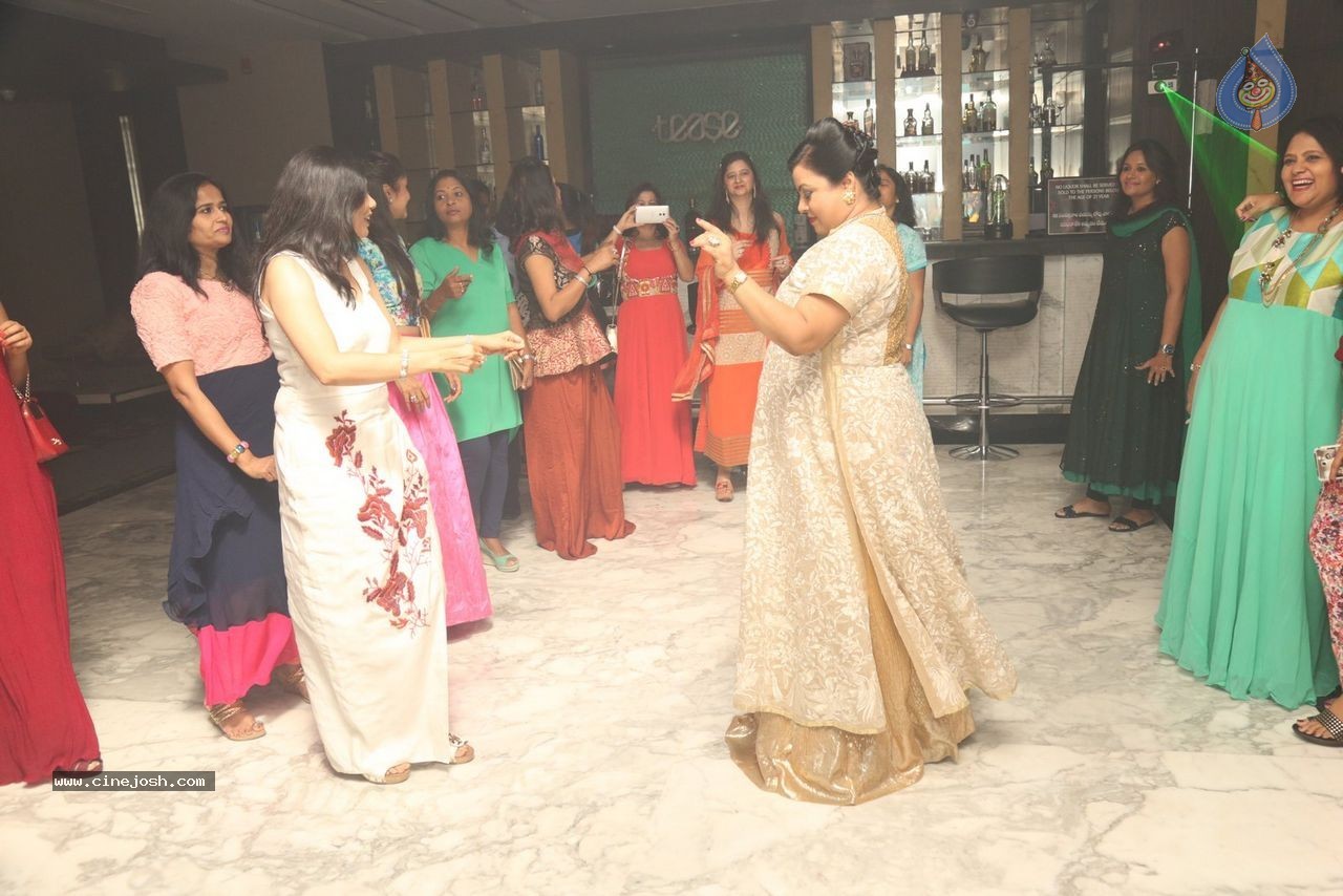 Sashi Nahata 25th Wedding Anniversary - 110 / 128 photos