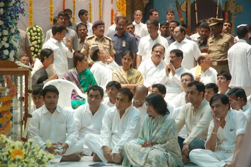 Sathya Sai Baba Condolences Photos - 2 / 109 photos