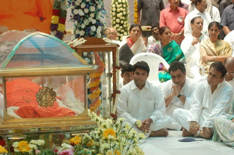 Sathya Sai Baba Condolences Photos - 8 / 109 photos