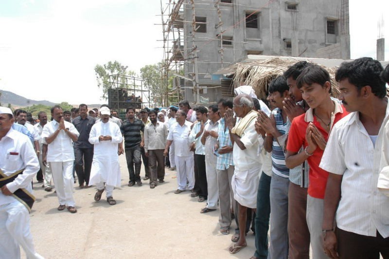 Sathya Sai Baba Condolences Photos - 33 / 109 photos