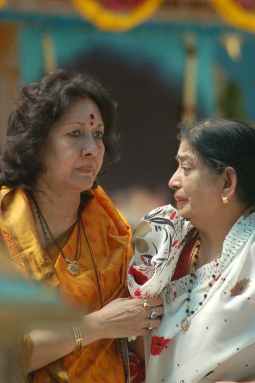Sathya Sai Baba Condolences Photos - 84 / 109 photos