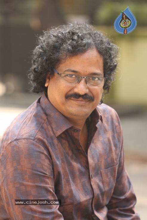 Satish Vegesna Interview Photos - 8 / 21 photos