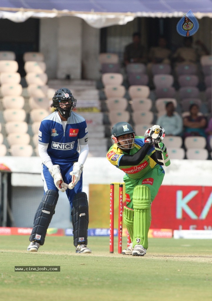 Semi Final 1 Kerala Strikers vs Karnataka Bulldozers Match - 44 / 71 photos