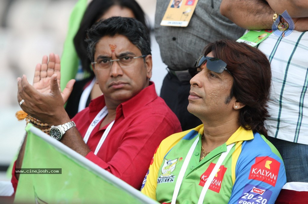 Semi Final 1 Kerala Strikers vs Karnataka Bulldozers Match - 52 / 71 photos