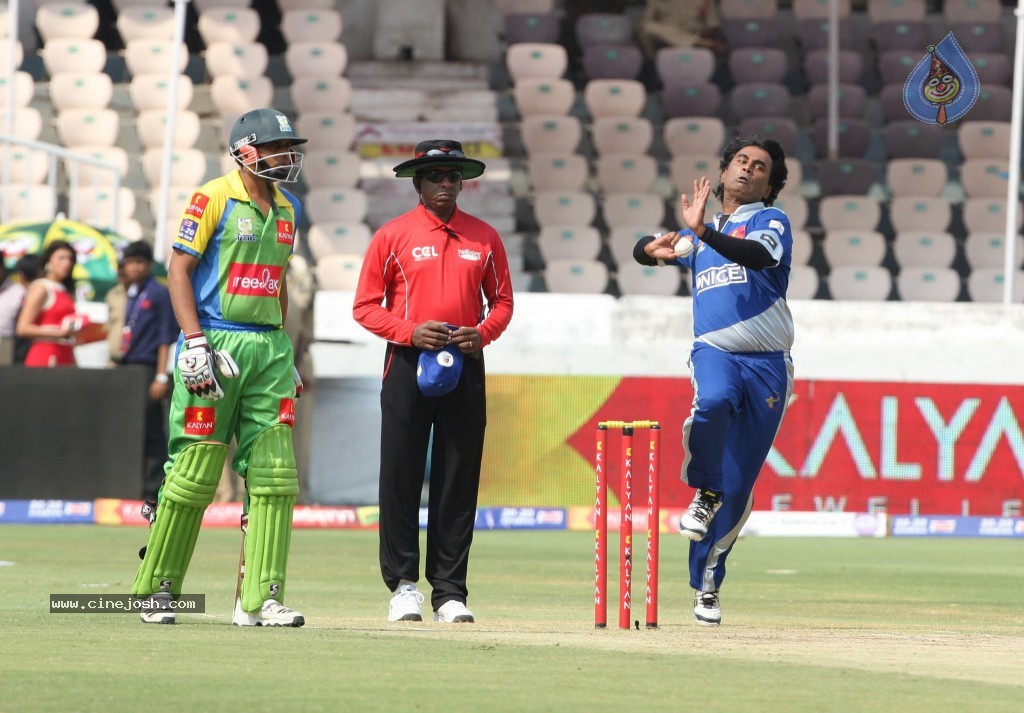 Semi Final 1 Kerala Strikers vs Karnataka Bulldozers Match - 53 / 71 photos