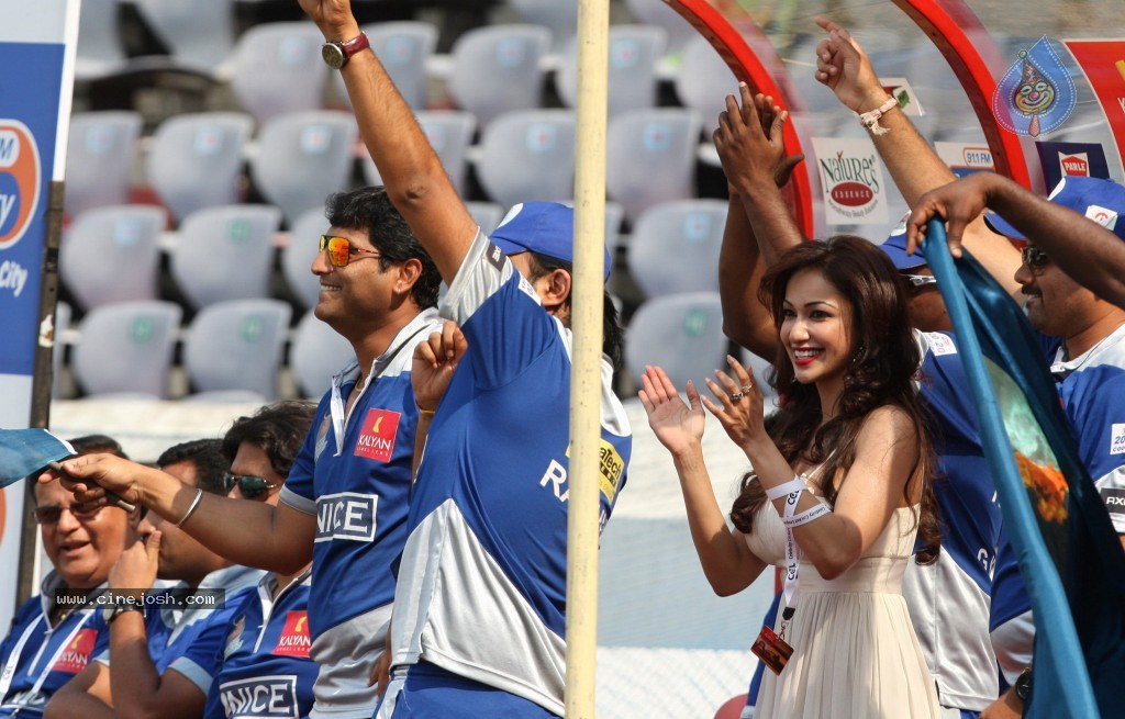 Semi Final 1 Kerala Strikers vs Karnataka Bulldozers Match - 56 / 71 photos
