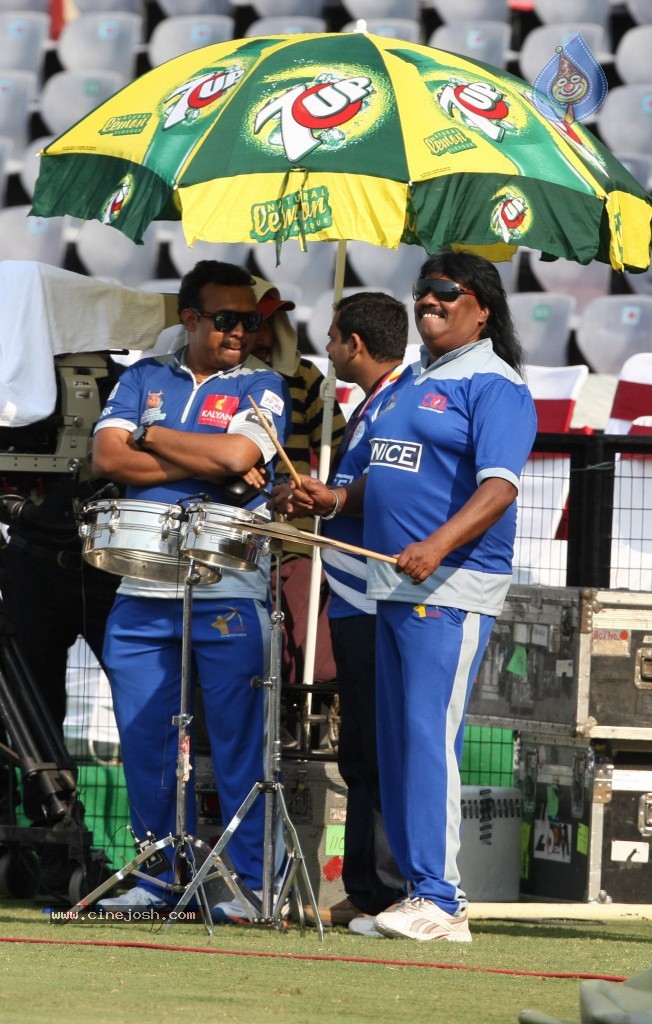Semi Final 1 Kerala Strikers vs Karnataka Bulldozers Match - 60 / 71 photos