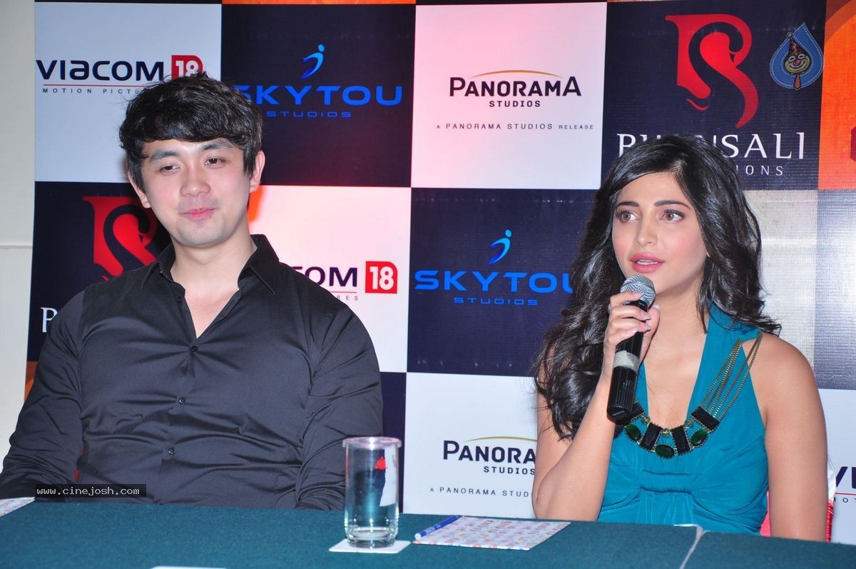 Shruti Hassan Launches Gabbar Game - 38 / 69 photos