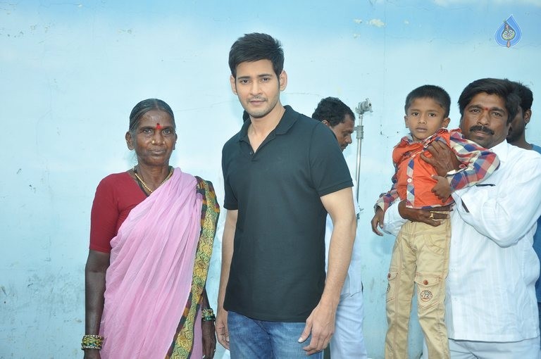 Siddhapuram People Meets Mahesh Babu - 5 / 5 photos