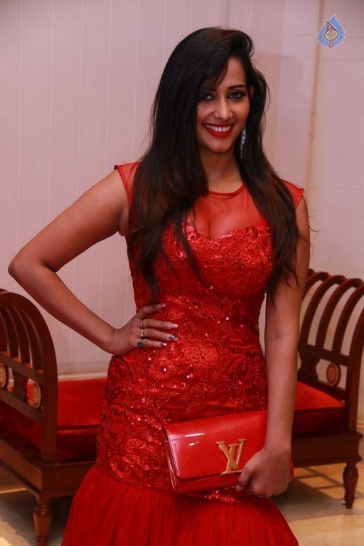 Sidney Sladen 2015 Breakaway Fashion Show - 42 / 73 photos