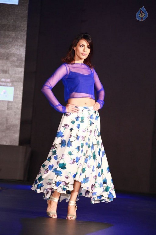 Sidney Sladen 2015 Breakaway Fashion Show - 61 / 73 photos